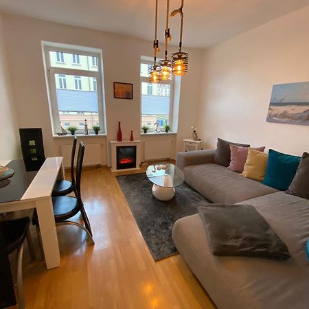 Zur Schleuse - Ferienwohnung Bis 6 Personen Mit Gem Garten Rostock Eksteriør bilde