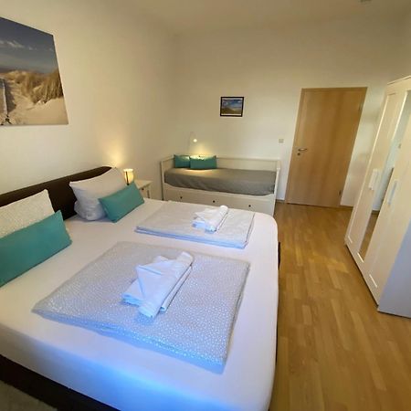 Zur Schleuse - Ferienwohnung Bis 6 Personen Mit Gem Garten Rostock Eksteriør bilde