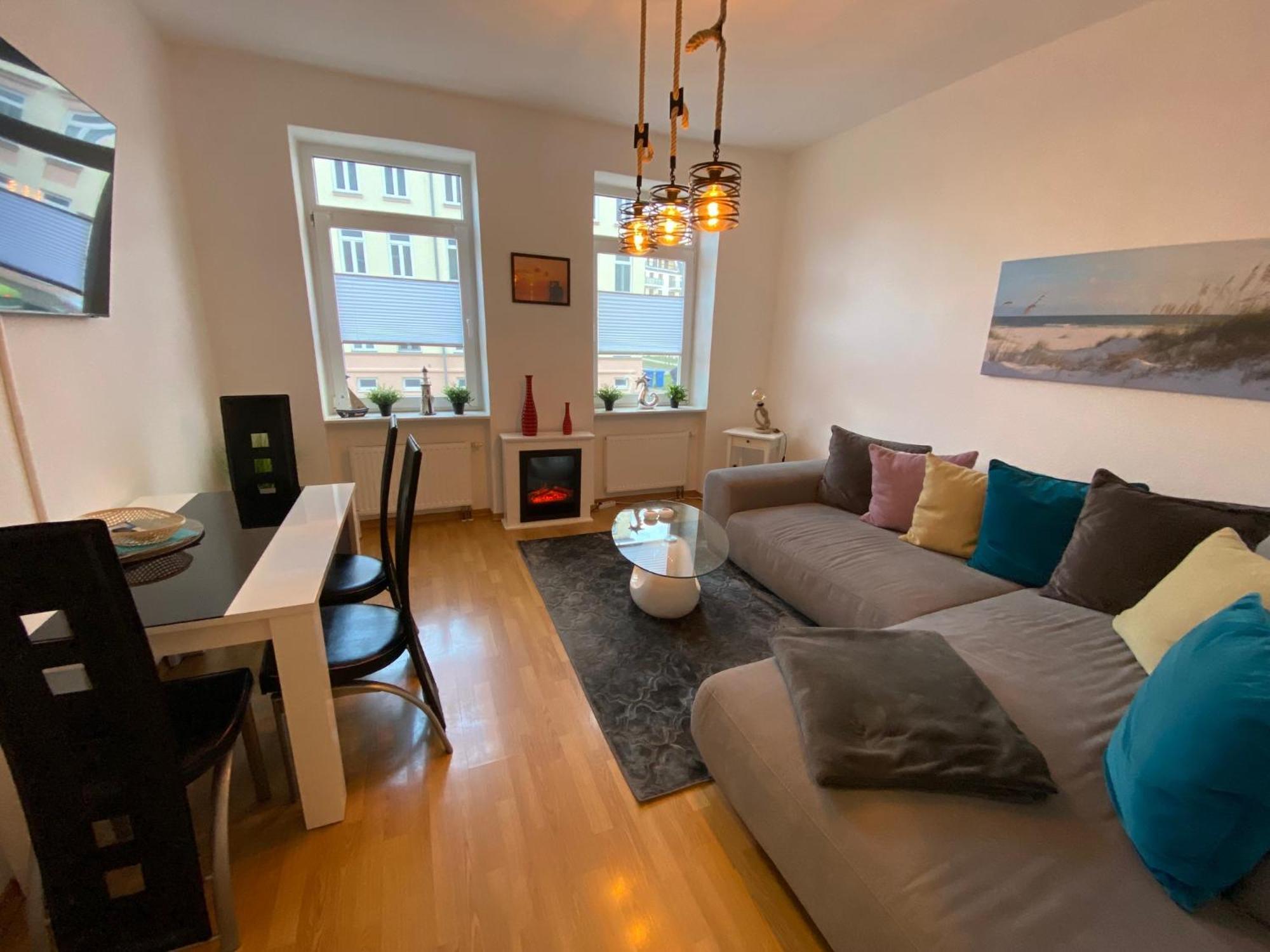 Zur Schleuse - Ferienwohnung Bis 6 Personen Mit Gem Garten Rostock Eksteriør bilde