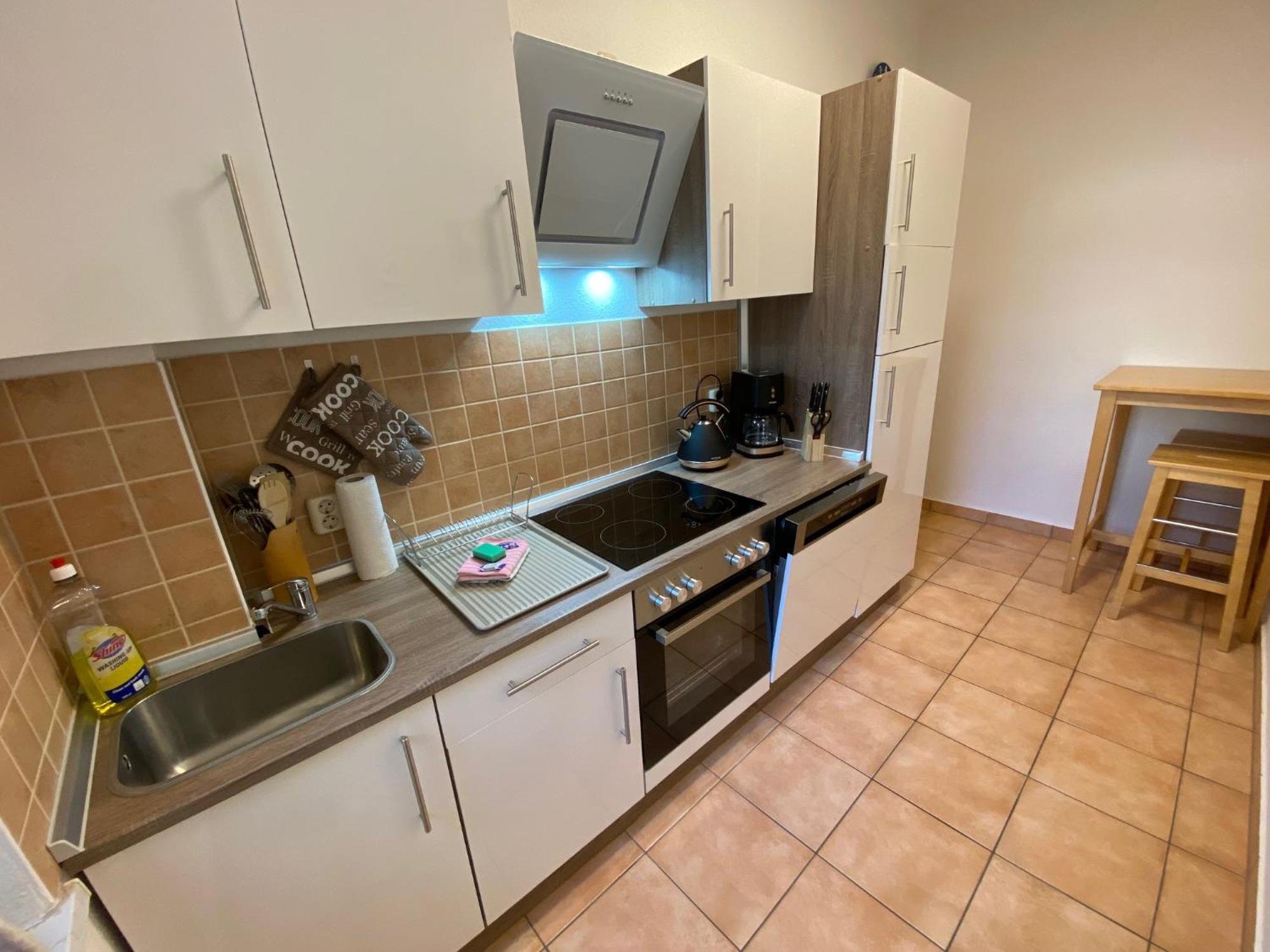 Zur Schleuse - Ferienwohnung Bis 6 Personen Mit Gem Garten Rostock Eksteriør bilde
