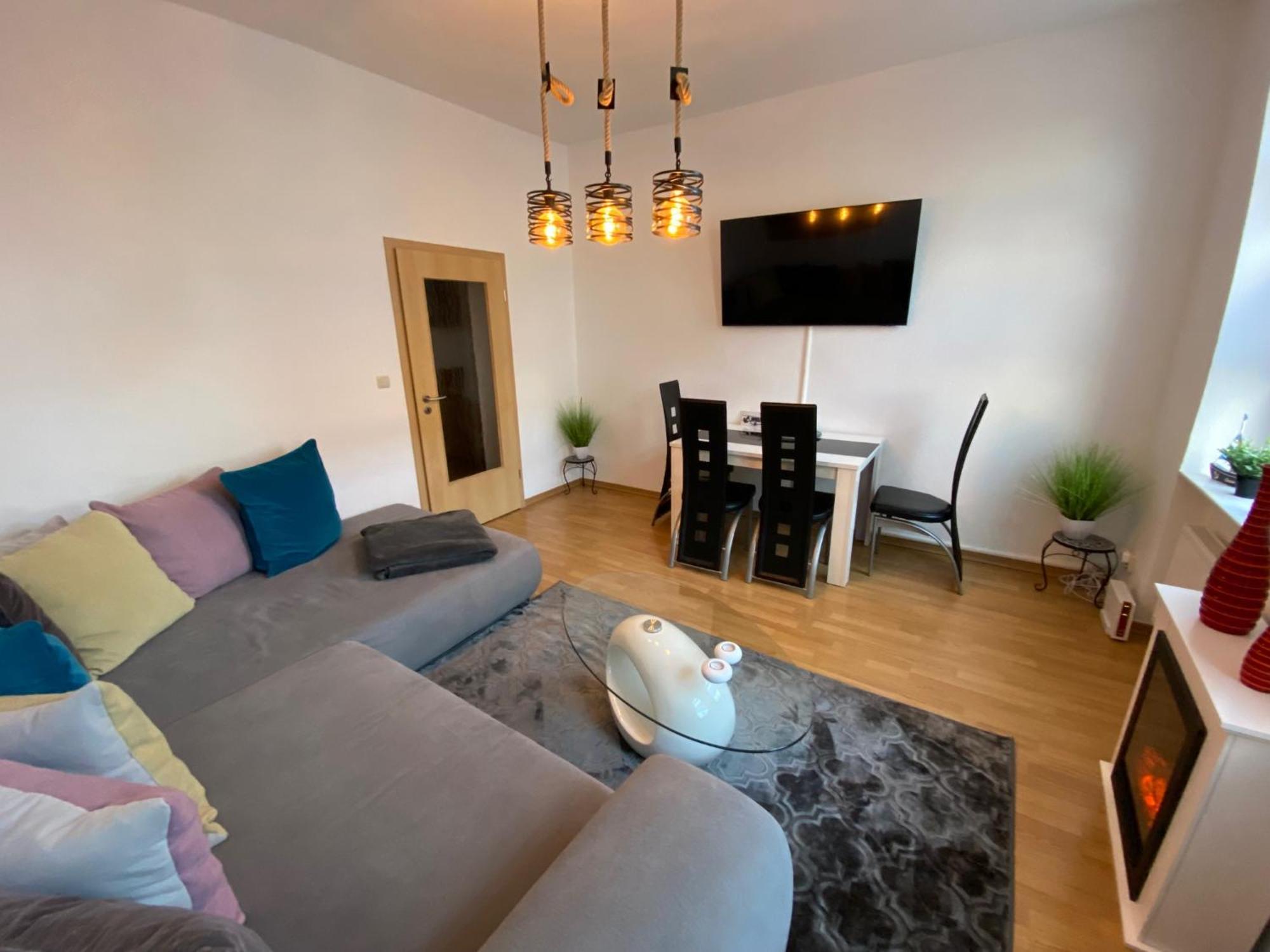 Zur Schleuse - Ferienwohnung Bis 6 Personen Mit Gem Garten Rostock Eksteriør bilde