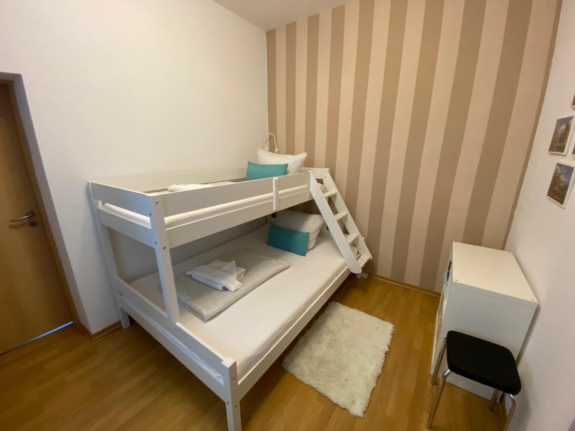 Zur Schleuse - Ferienwohnung Bis 6 Personen Mit Gem Garten Rostock Eksteriør bilde